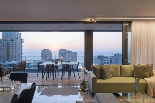 Mamad Luxury Condo By Feelhome
