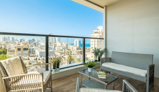 Mamad Sea Breeze Netanya Retreat by Sea N' Rent
