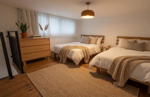 Margalit Luxury Beach Suite - Heated Pool, Jacuzzi, Sauna & BBQ