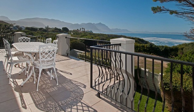 Mediterranean Style Double Story ~ Luxury Holiday Home Overlooking Walker Bay