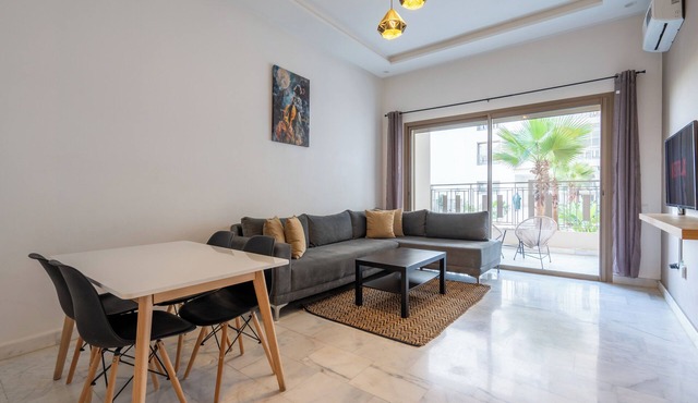 Modern Apartment Near the Airport