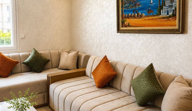 Modern Apt, Private Parking, Fast WiFi & Elevator