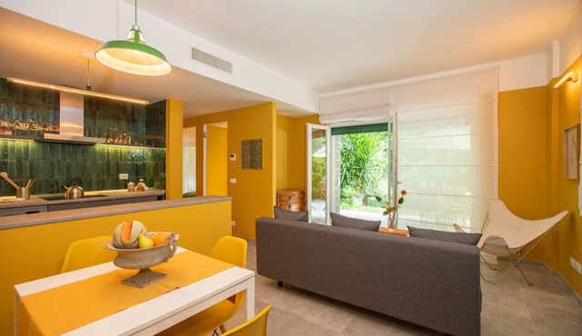 Modern, cosy Garden Suite, parking u.r.