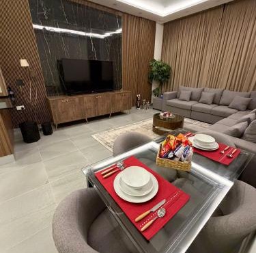 Modern & Elegant Fully Equipped Apartment