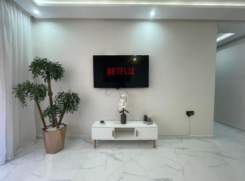 Modern Stay 3 bedroom City Center with Balcony