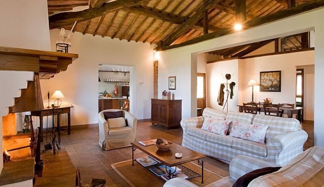 Montestigliano, an authentic farmhouse in the heart of Tuscany, is an oasis of peace and beauty that offers its guests refined residences and an enchanting view