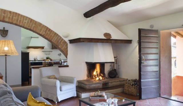 Montestigliano, an authentic farmhouse in the heart of Tuscany, is an oasis of peace and beauty that offers its guests refined residences and an enchanting view