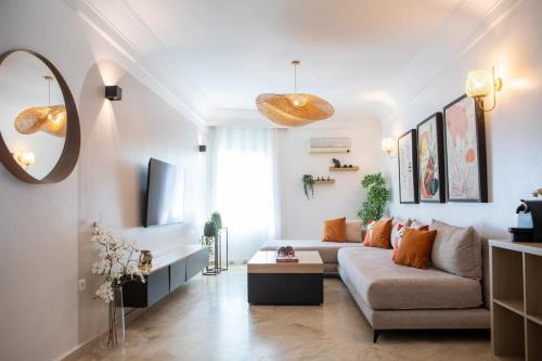 N10 - 2 BDR, AC, Parking, Fiber, Elevator - Arribat Mall