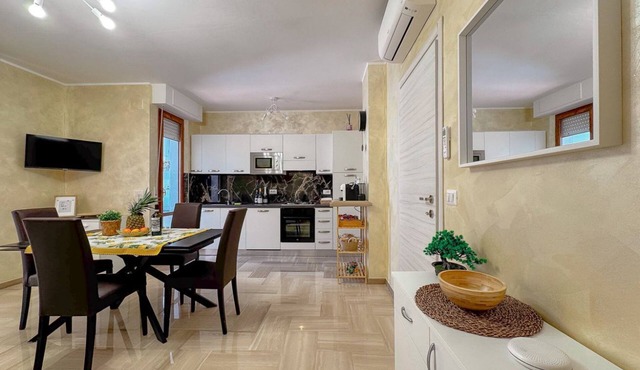 Near marina & promenade + free parking