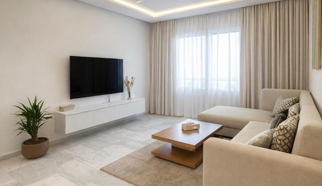 New 2024 Apartment - Malls, Beach & Train Station - Families Only