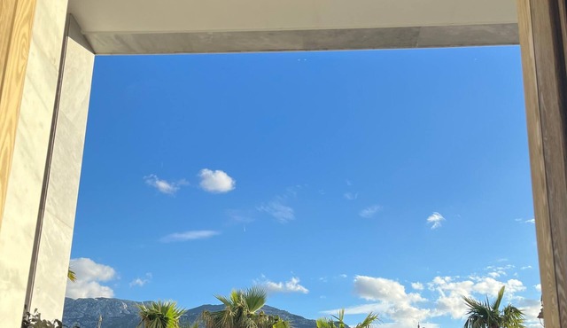New high-quality apartment with a large terrace and amazing views, near to beach