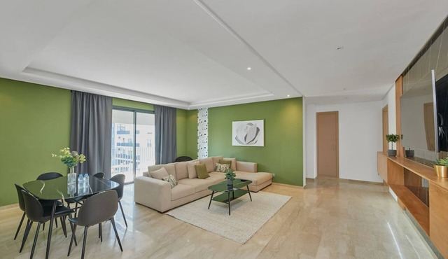 ☆ New Very Refined 2 BR Apartment + Swimming Pool