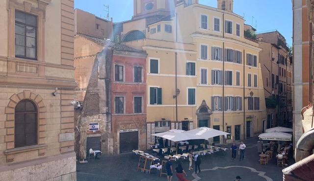 Nice vacation apartment in the middle of the eternal city of Rome.