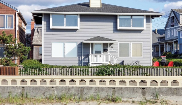 OCEAN FRONT: BEACHTOPIA: Both Units: Seaside Vacation Homes, Inc Managed in Seaside