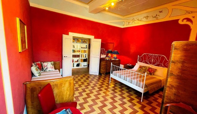 Palazzo Valenti - Camere in palazzo rinascimentale