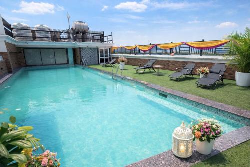 Palmdale Hotel & Resort