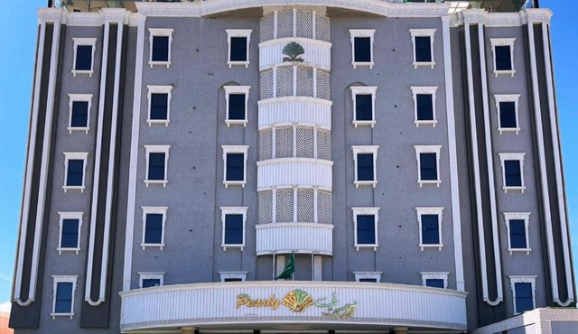 Pearly Hotel
