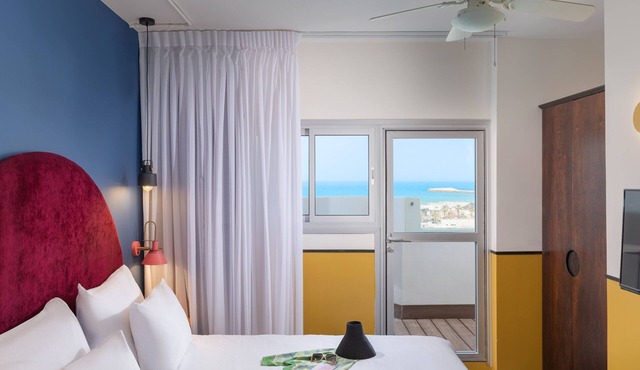 PLAY Seaport Suite Hotel TLV