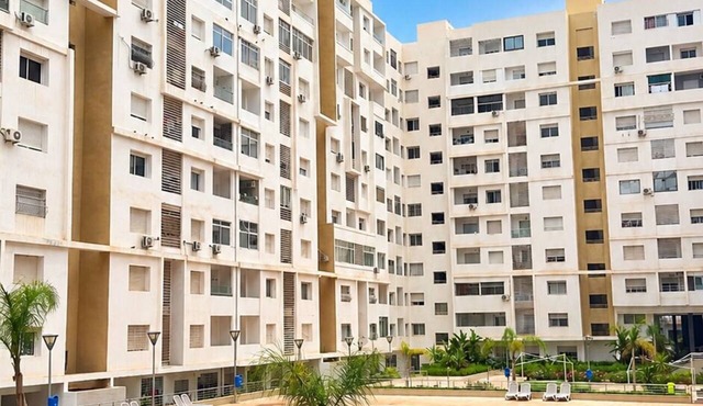 Poolside Apt, Close to Marina, Great Location