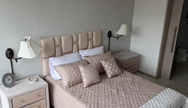 PORTANOVA SUITES -Comfortable apartment only 5 minutes from JMC Airport.