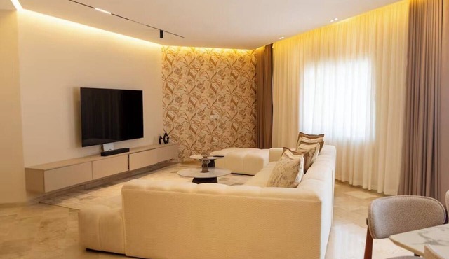 Premium Marina Apartment with Pool and Comfort