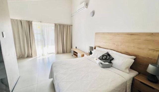 Private apartment, La Casa Villa luxury at the Bay