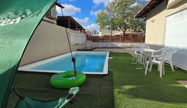 Queen 1 - Tranquil 1-bedroom hotel suites in Kiryat Ata