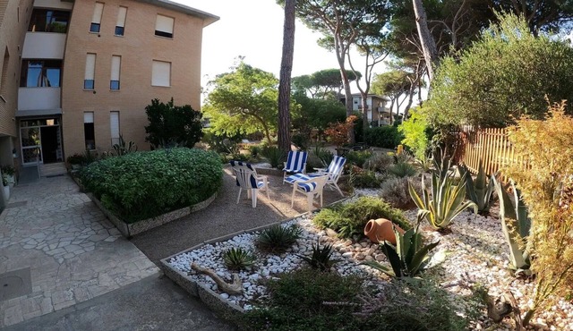 Residence Casa Pineta 5 minutes from the sea and services.