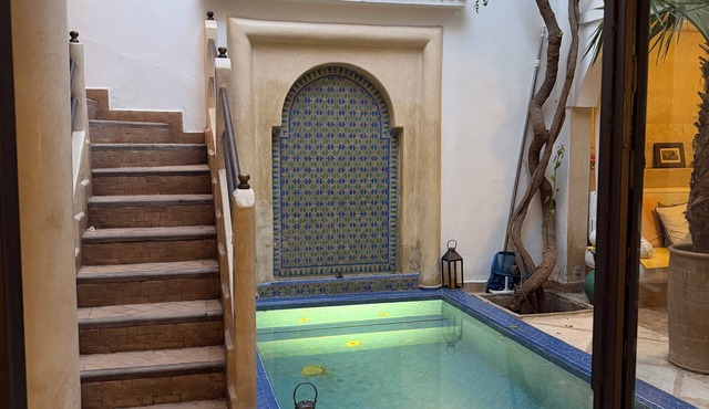 Riad 4 rooms with housekeeper and swimming pool