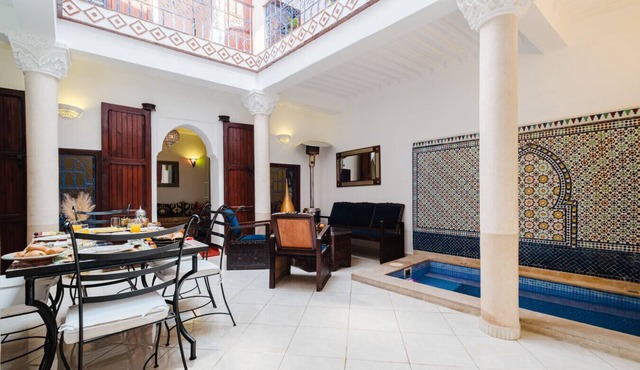 Riad iksandar prestige, Medina, heated pool