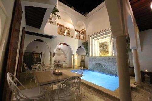 Riad Oum h&N
