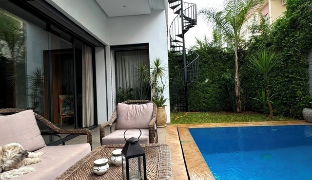 Romantic villa with pool, 2 minutes from the forest!