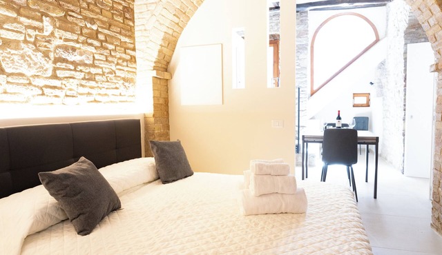 [Rustic Loft] in Old Town