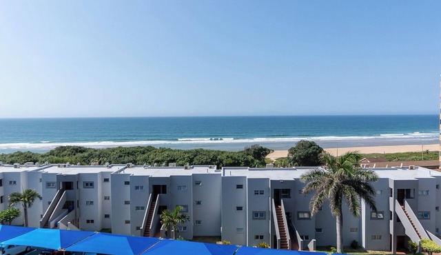 Seaview, 6 sleeper, secure complex with amenities, direct beach access and WiFi