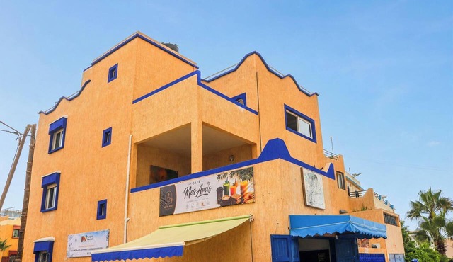 Seaview Apartment, Balcony, Great Location