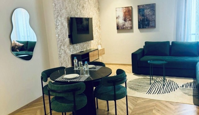Selena Studio - Contemporary Space with Convenient Transport Links