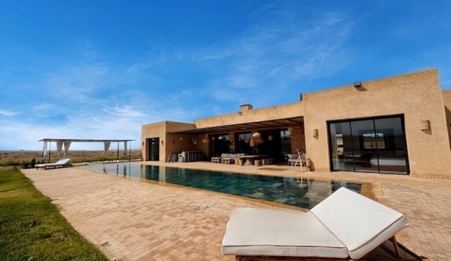 Serenity Awaits: Luxurious Four-Bedroom Villa Near Marrakech Center and Airport