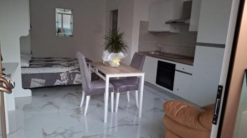 Skizzo residence