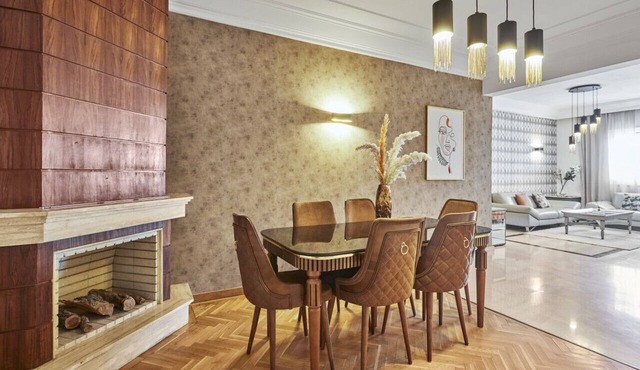 Spacious 2 Bed Flat with City Views & Free Parking