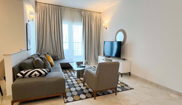 Spacious 2 Bedroom apartment in City Center