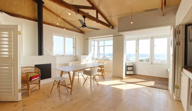 Spacious, Light and Bright on the Beachfront!