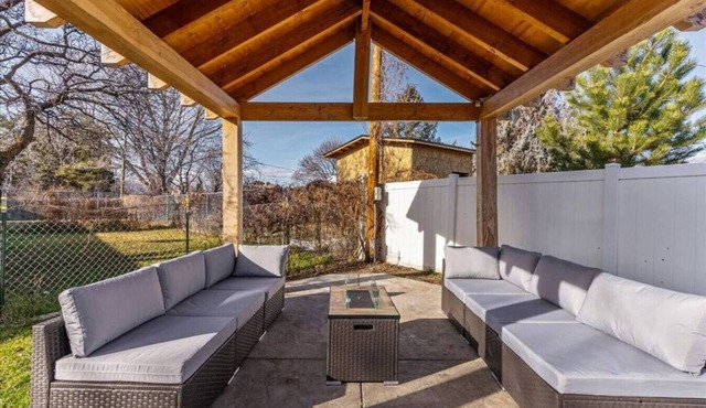 Spacious Oasis | Massage | BBQ | Fire Pit in American Fork