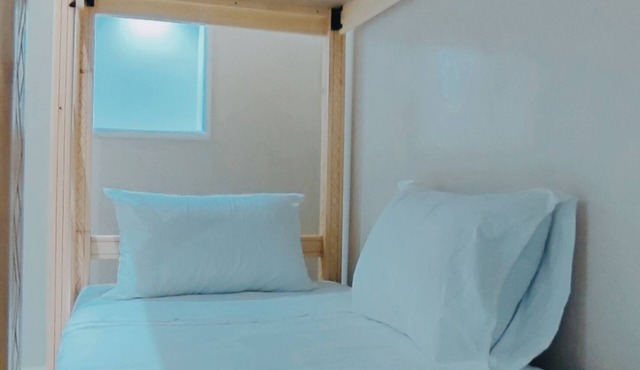 Spacious50m room with bathroom,balcony,sea/mountain views,largebed,5Min to beach