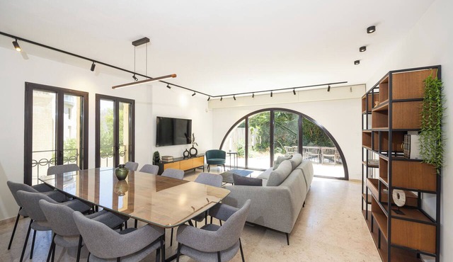Spectacular 4BR Duplex Facing Old City and Mamilla