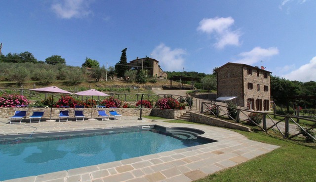 Stunning private villa for 7 guests with private pool and TV