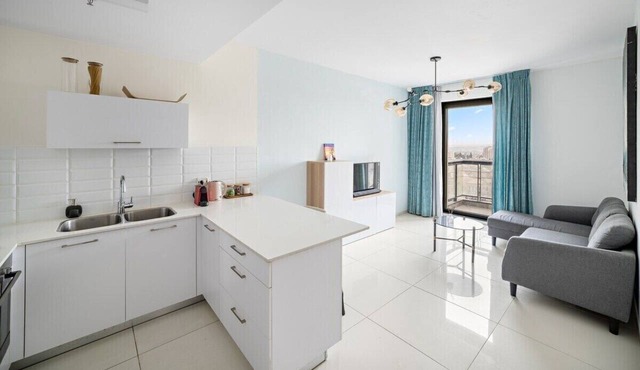 Stylish 1-Bed Flat at Jtower