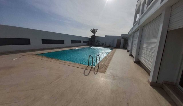 Stylish 6 BRs Villa with pool H62050