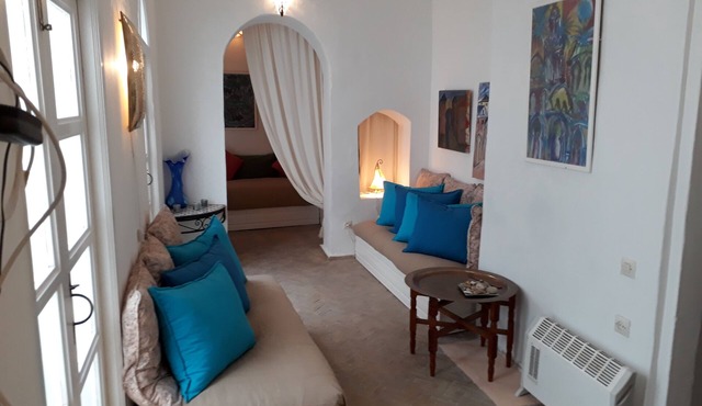 Sunny Medina House-Covered Chill Patio-2-4 Persons