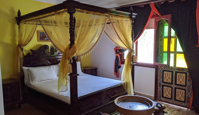 Superb room for 5 people with pool in Tangier