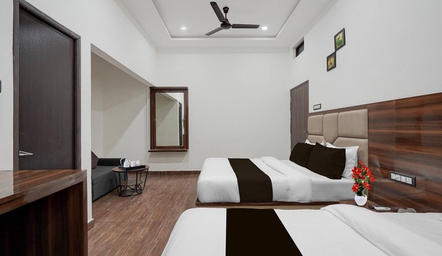 Super Collection Varanasi Suites